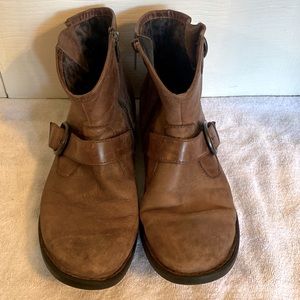 Born boots low bootie